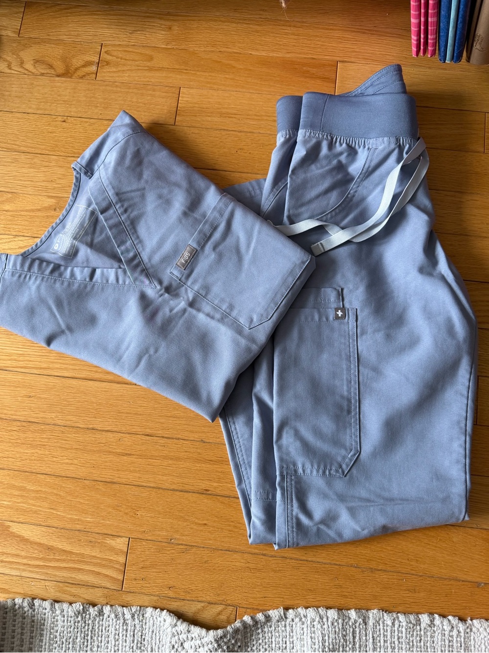 FIGS One-Pocket Catarina Scrub Top - Picture 2 of 2